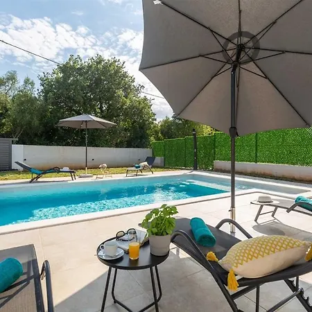 Grandini Azzurra By Kompas Juršići